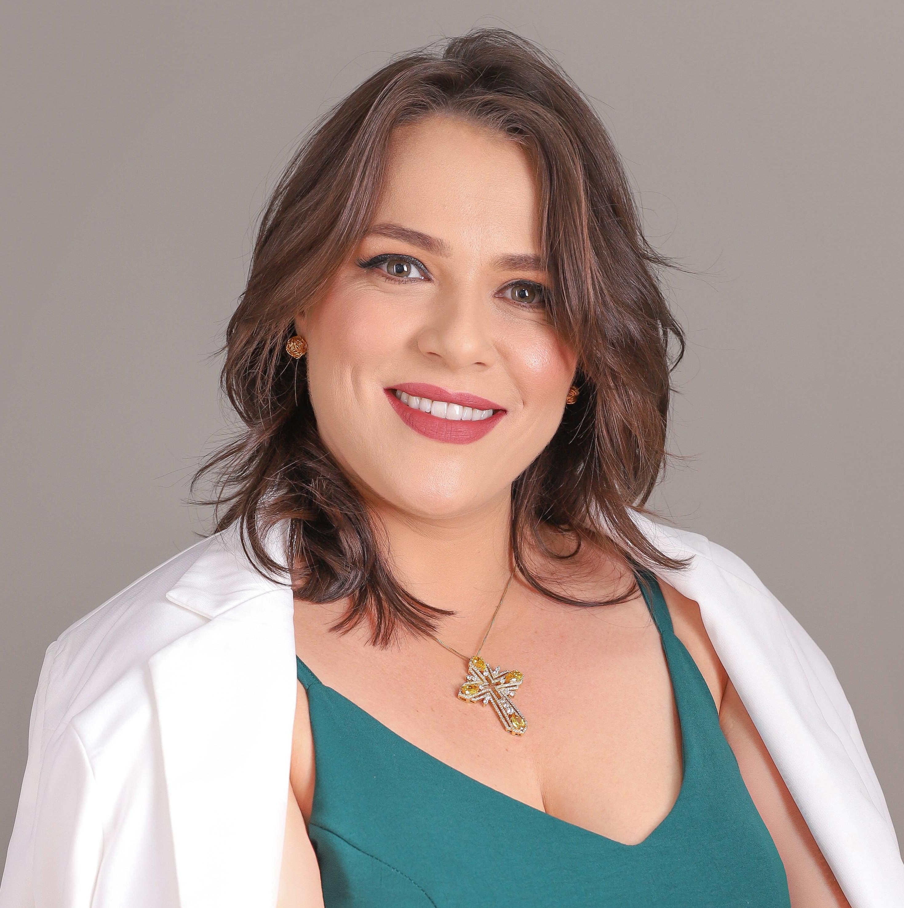 Simone Holz - Holistic Nutritional Therapist & Healing Practitioner